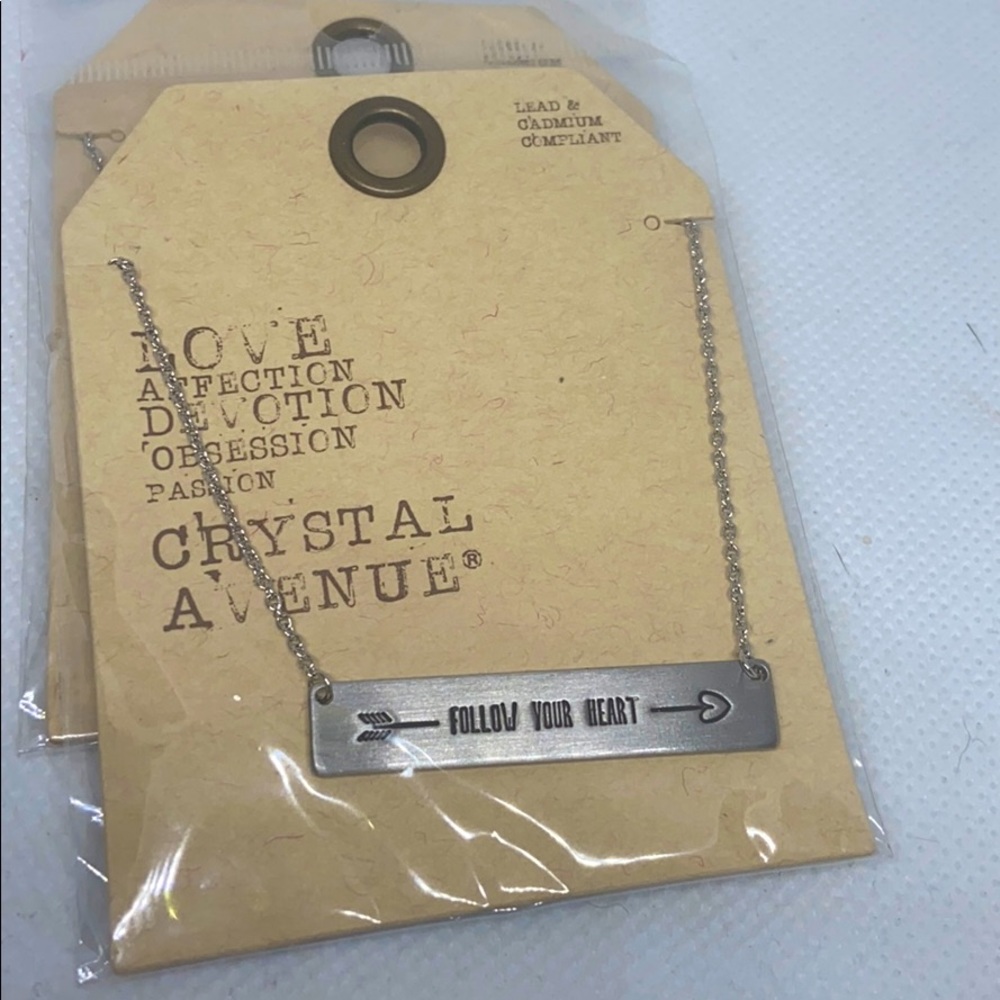 NWT Follow your heart quote bar necklace in silver